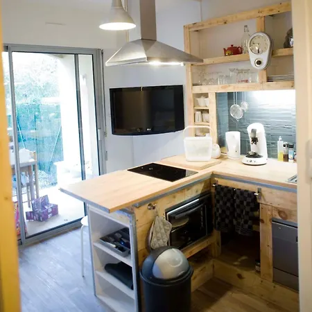 Apartamento T1bis Avec Veranda Et Jardinet *