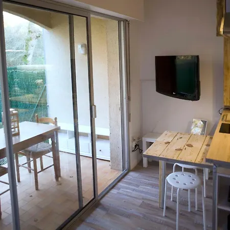 T1bis Avec Jardinet Au Calme Apartmán *