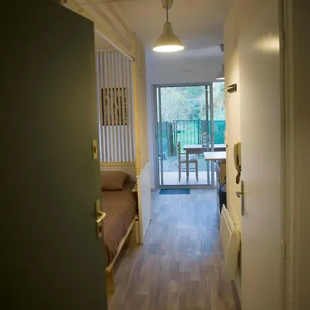 T1bis Avec Jardinet Au Calme Apartmán *
